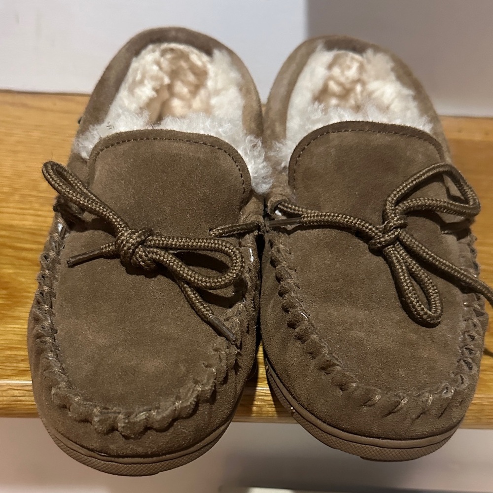 BearPaw Tan woman Slippers with Faux Fur